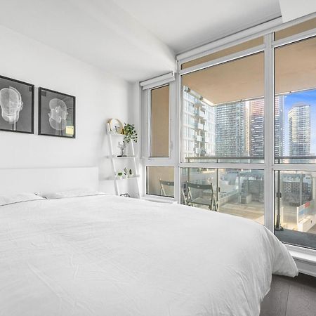 Apartamento Heart Of Downtown Toronto! Exterior foto